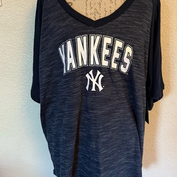 Women's New Era Navy New York Yankees Plus Size Space Dye Raglan V-Neck  Shirt 4X